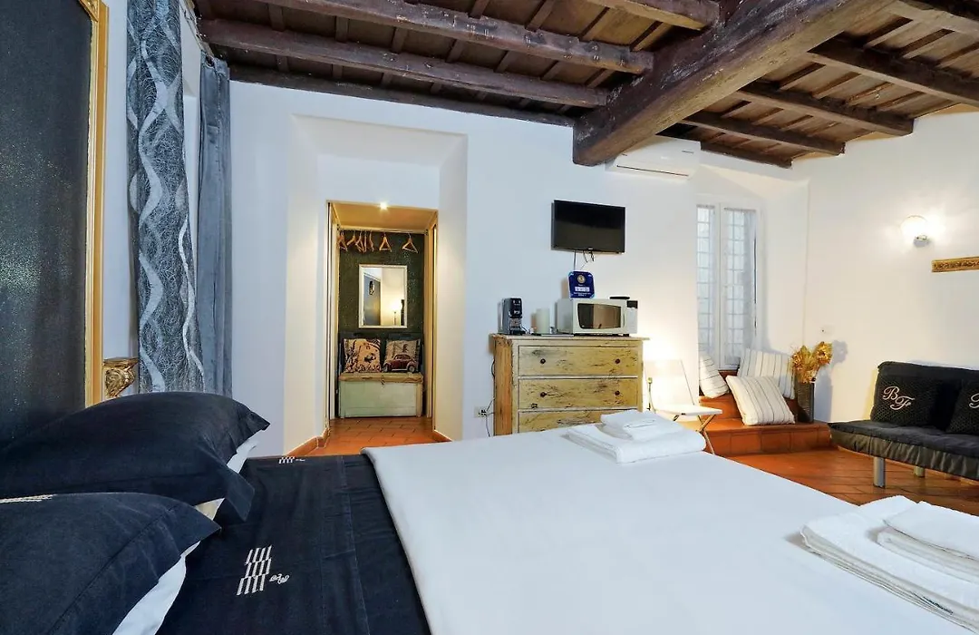 3Chic Maison Colosseo-1